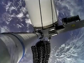 Kosmiczny internet od SpaceX wchodzi w nową erę. Na orbitę trafiły...