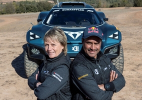 Dwie wielkie sławy w zespole ABT Cupra XE. To triumfatorzy Dakaru