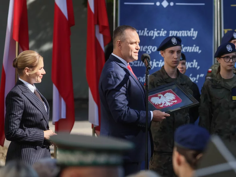Miniatura: Miesiąc miodowy już dawno minął. Wyraźny...