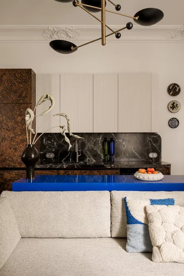 Małe mieszkanie w łódzkiej kamienicy, projekt  Piotr Łucyan 