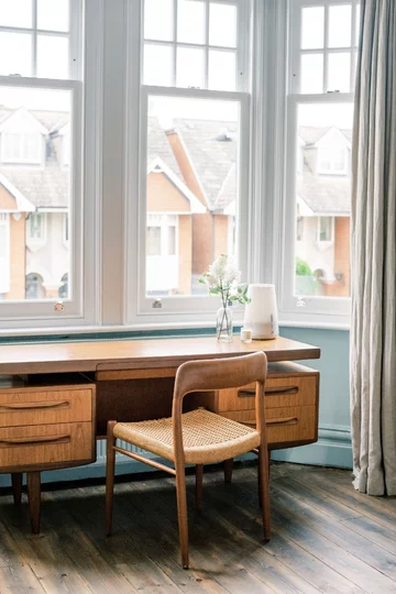 Wnętrza w wakacyjnym klimacie, projekt Red Deer downloadfor.press, Red Deer