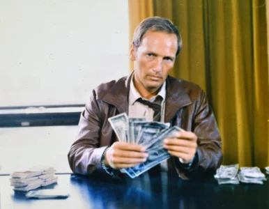 Miniatura: Prawdziwi gangsterzy na planie i hotelowe...