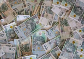 Miniatura: Banki apelują, by trzymać pieniądze w...