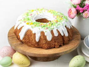 Miniatura: Do babki dodaję garść tych orzechów....