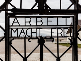 Dachau było okrutnym „wzorem” dla obozów koncentracyjnych. Obóz powstał...