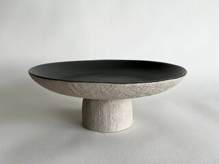 Brąz złamany czernią to&nbsp;nowa elegancja we&nbsp;wnętrzach