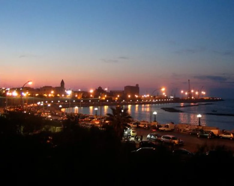 Miniatura: Bari "kusi" turystów: zamykajcie drzwi w...