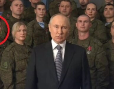 Miniatura: „Wojskowi” za Putinem to statyści....