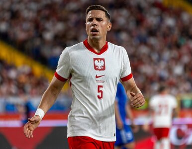 Miniatura: Piłkarze zaatakowani przez kibiców....