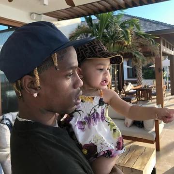 Travis Scott z córką Stormi 