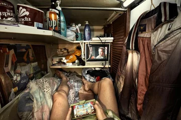 „Trumienne kwatery” w Hongkongu W mini-mieszkaniach w Hongkongu, o metrażu od 5 do 12 m.kw., mieszka nawet 200 tys. osób