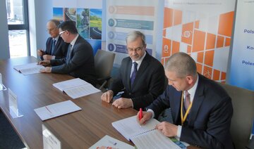 Podpisanie umowy między CPE i&nbsp;CMKP