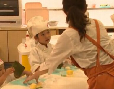 Miniatura: Japońskie dzieci chodzą do pracy, by...