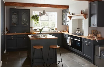 Funkcjonalna i ergonomiczna zabudowa kuchenna 