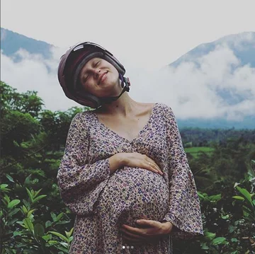 Dymiący wulkan Agung 