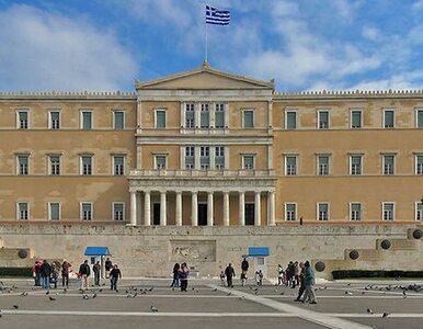 Miniatura: Grecja przyjęła budżet. Dużo cięć i...