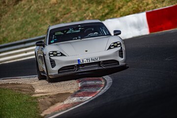 Porsche Taycan na&nbsp;Nurburgringu