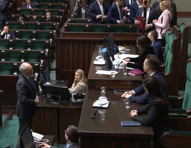 Miniatura: Posłowie PiS wtargnęli na mównicę po...