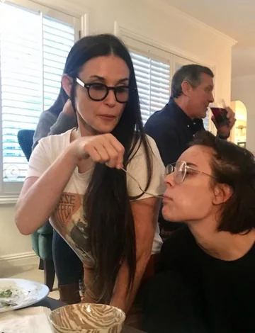 Demi Moore na zdjęciach zamieszczonych przez jej córkę Tallulah Belle Willis 