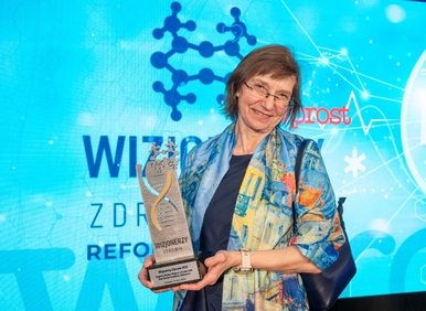 Miniatura: Prof. Zozulińska-Ziółkiewicz z nagrodą...