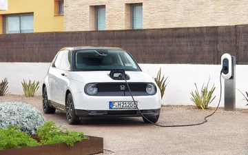 Honda e. Samochód elektryczny 