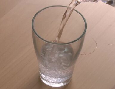 Miniatura: Polacy niechętnie piją wodę z kranu