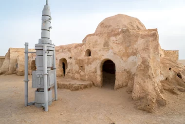 Tunezja. Wioska imitująca krajobraz na Tatooine, opuszczona po nakręceniu „Gwiezdnych Wojen”