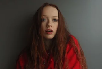 Amybeth McNulty 