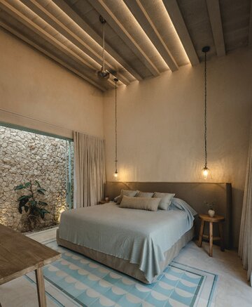 Dom, kt&oacute;ry odzyskał życie. Vistalcielo to&nbsp;wzorcowa rewitalizacja dawnego domu w&nbsp;sercu M&eacute;ridy, projekt:  Veinte Diezz Arquitectos