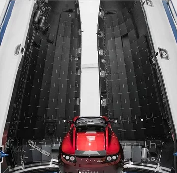 Tesla Roadster Elona Muska gotowy do lotu na orbitę Marsa 