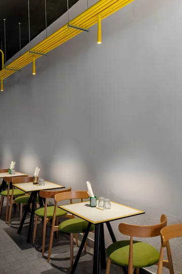 Pizzeria Frammento na Sardynii z oprawami polskiej marki AQForm