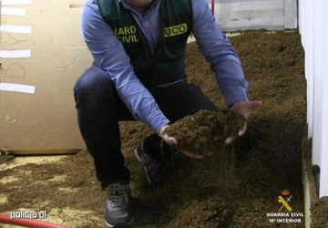 Podziemna fabryka papierosów zlikwidowana przez Guardia Civil 