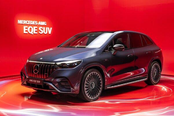 Miniatura: Mercedes-Benz EQE SUV