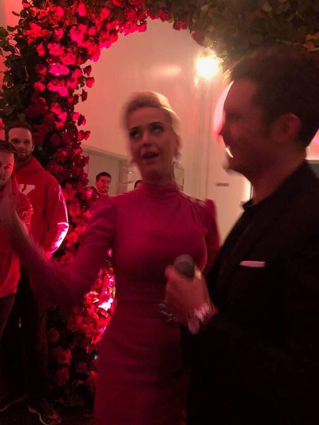 Katy Perry i Orlando Bloom i pierścionek zaręczynowy 