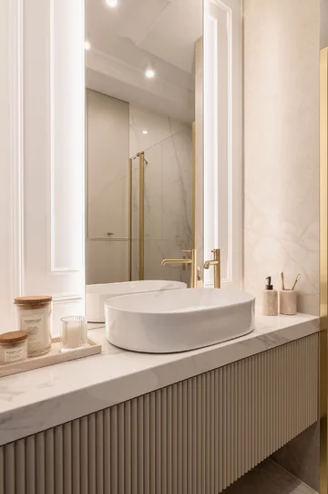 Eleganckie wnętrze zatopione w beżach, projekt: Architektownia 
