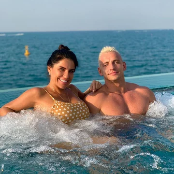 Jelena Zdorowiecki, matka youtubera Witalija Zdorowieckiego z synem 