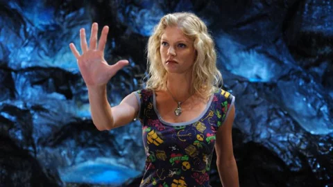 Cariba Heine jako Rikki w serialu „H2O: Wystarczy kropla”