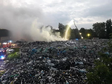 Pożar składowiska odpadów w Skawinie 