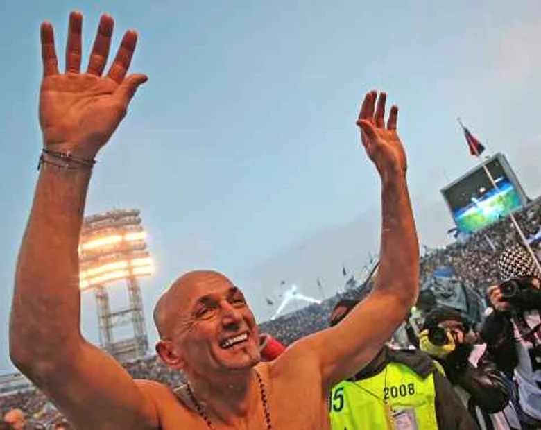 Miniatura: Zdobył mistrzostwo więc się... rozebrał