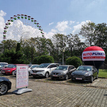 Samochodowe miasteczko Autopunktu