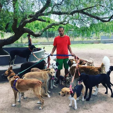 León Dario Sipes i jego podopieczni 