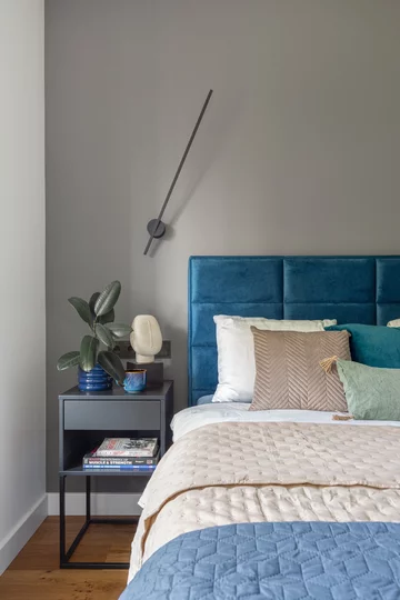 Męskie wnętrze z niebieskim, proj. Zu Projektuje 