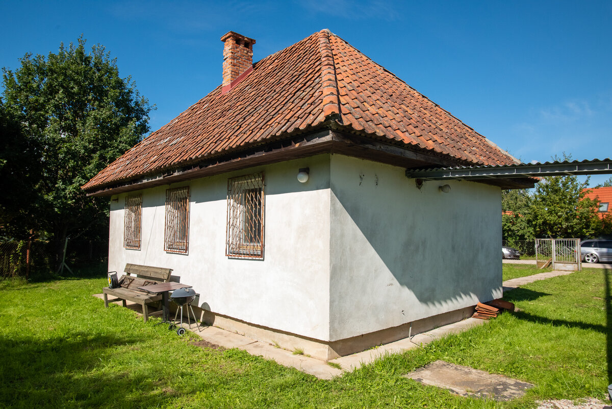 Zdjęcie domu z 251. odcinka programu „Nasz Nowy Dom”. Przed remontem 