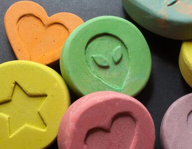 MDMA – zwiększa ochotę na seks, ale grozi obrzękiem mózgu. Lista skutków...