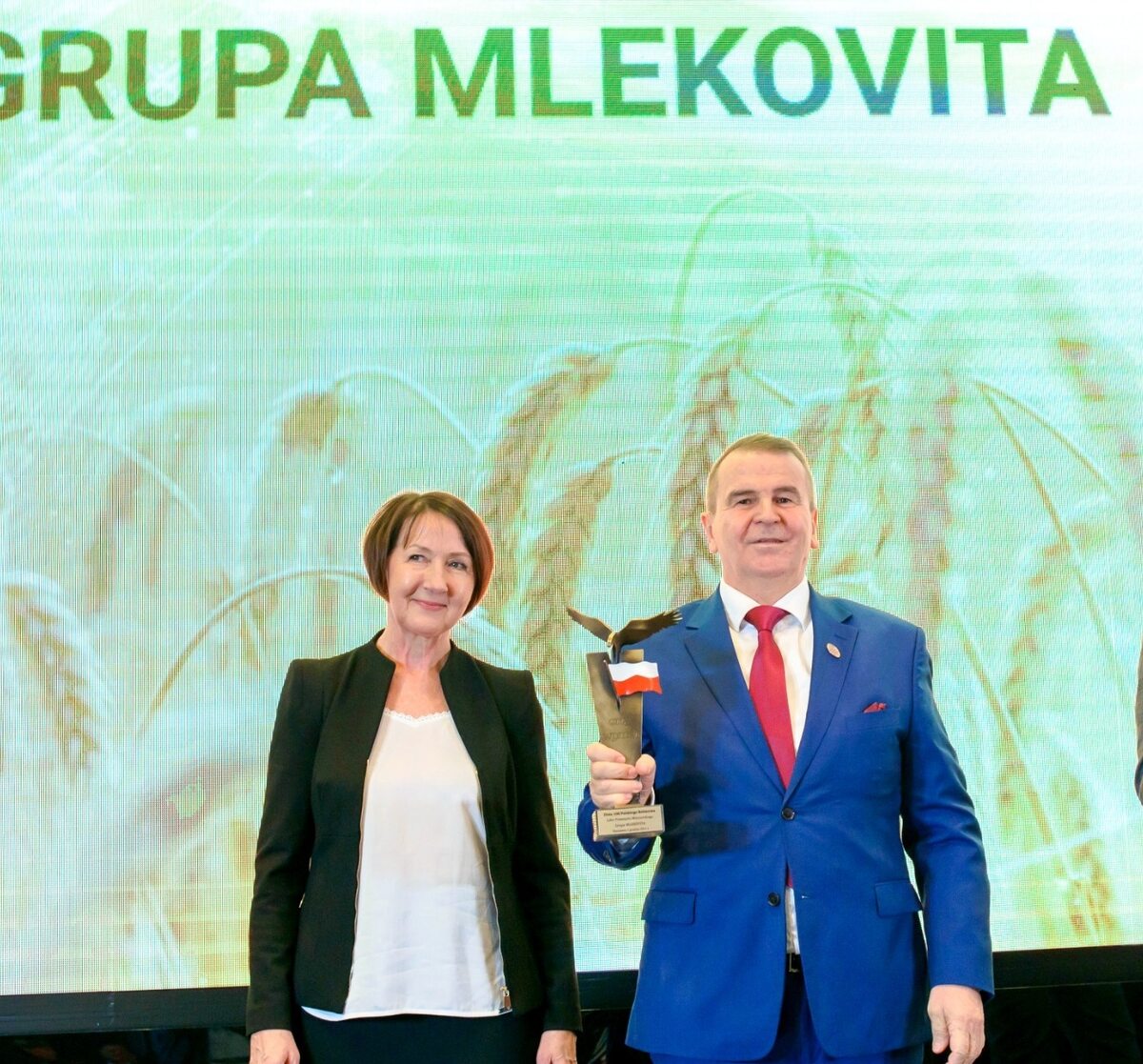 Lucyna Olborska, dyrektor PCA, i Dariusz Sapiński, prezes Grupy Mlekovita 