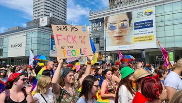 Tłumy ludzi na Paradzie Równości w Warszawie 