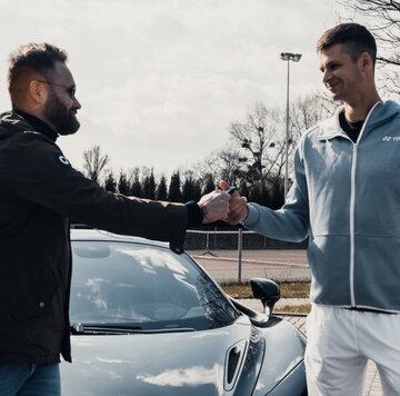 Hubert Hurkacz i&nbsp;McLaren 720S