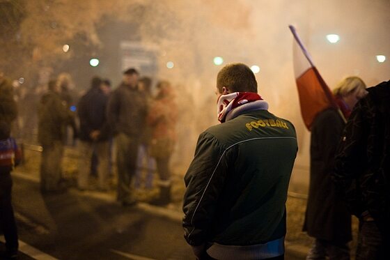 Wielu uczestników marszu zasłaniało twarze (fot. Jakub Czermiński)