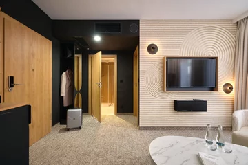 Harmony Valley Resort w Szklarskiej Porębie zaprojektowany przez Tremend to nowy hotel dla dorosłych, którego wnętrza zaprojektowano z inspiracji karkonoskim krajobrazem, lokalnym rzemiosłem i współczesnym designem 