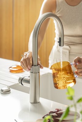 Miniatura: Wrzątek, filtrowana i gazowana woda prosto...